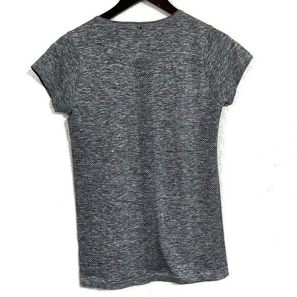 Nike short sleeve top - Picture 2 of 8